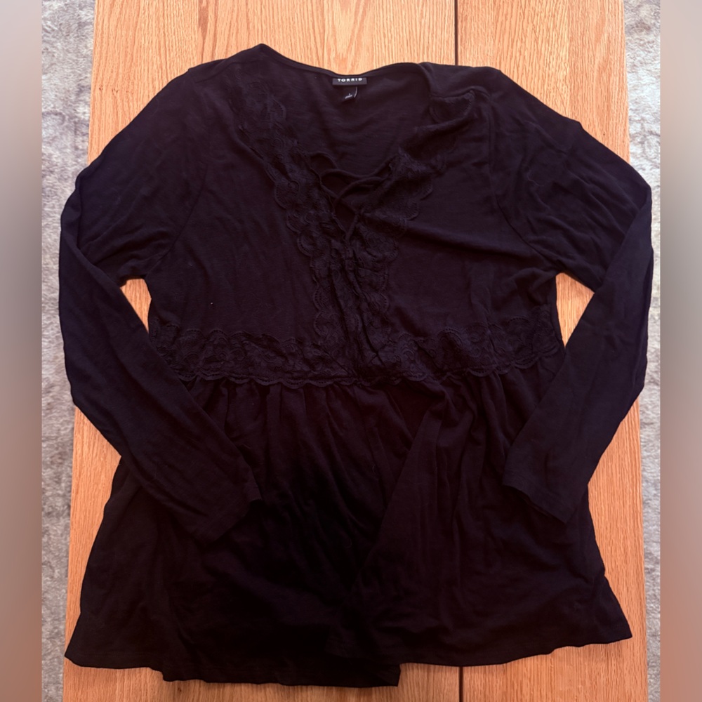 Torrid Black Lace-Trim Peplum Blouse – Size 1 (1X)